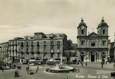 Portici-Napoli-Piazza-SCiro.jpg