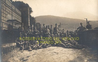 militari-presso-osservatorio-e-ferrovia-vesuviana.jpg